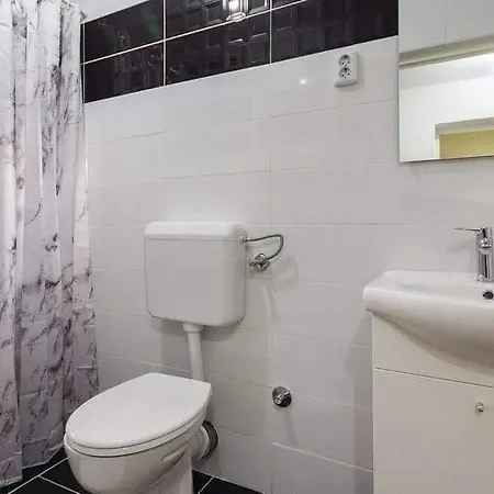 Jan 5 Apartman Póla