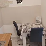 Jan 5 דירה