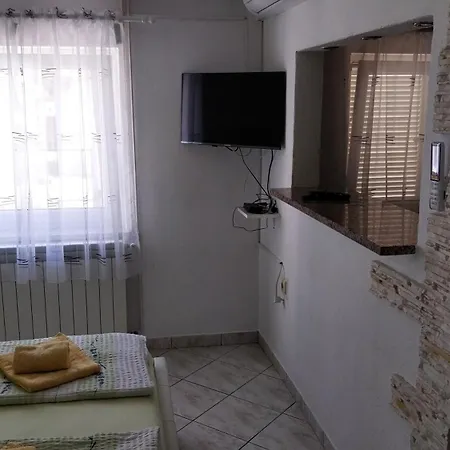 Jan 5 Appartement *