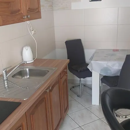 Jan 5 Appartement *